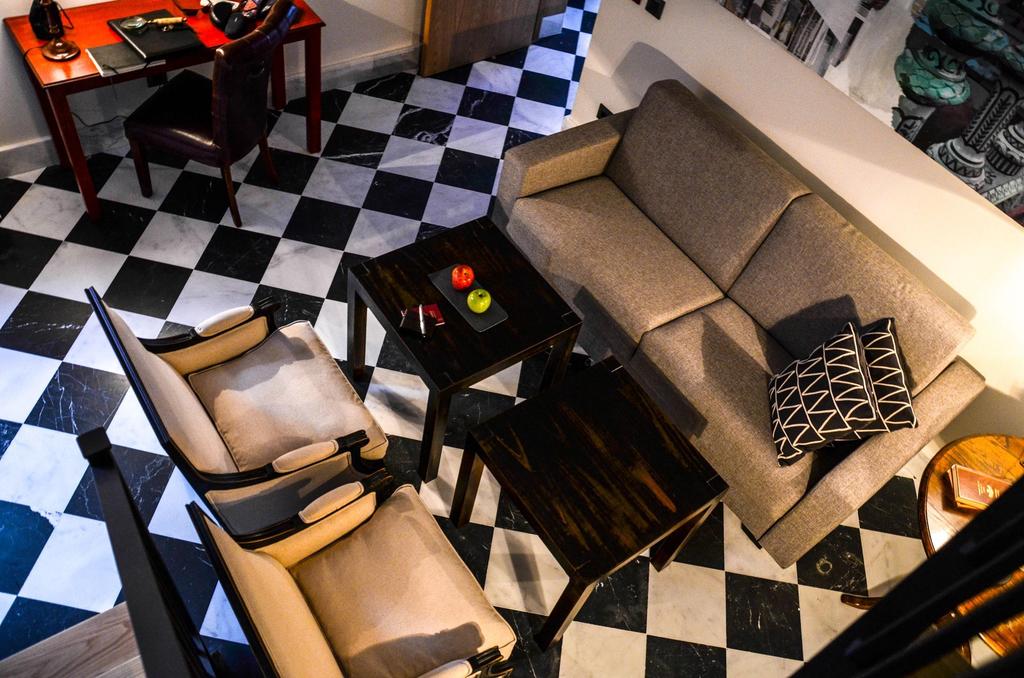 DELUXE one bedroom Apartment DUPLEX. Aguilas5 SevillaSuites