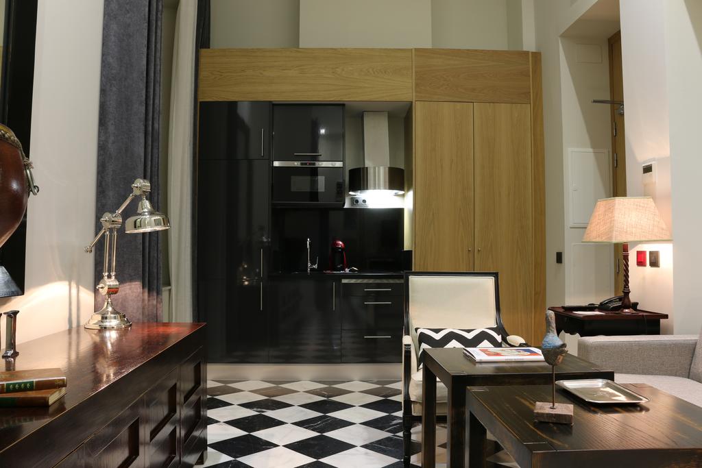 DELUXE one bedroom GROUND FLOOR. Aguilas5 SevillaSuites