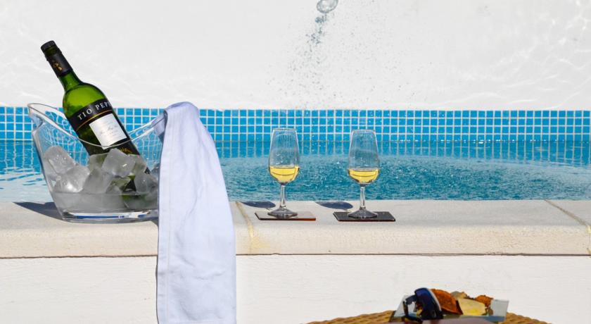 rooftop solarium and communal terrace (use allowed only for residents)