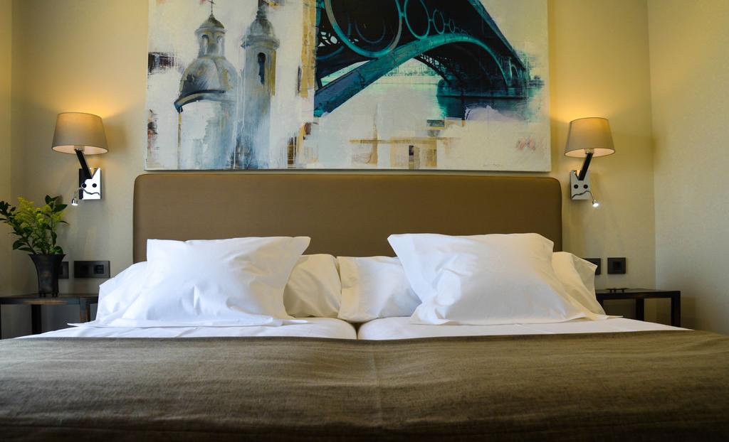 DELUXE one bedroom PENTHOUSE. Aguilas5 SevillaSuites