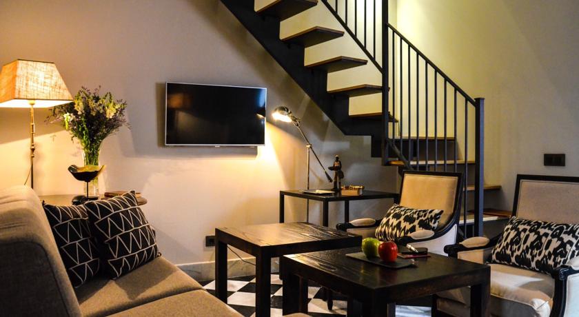DELUXE one bedroom Apartment DUPLEX, Aguilas5 SevillaSuites