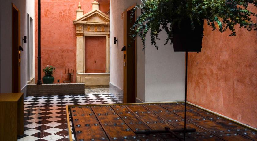 Main patio. Aguilas5 SevillaSuites