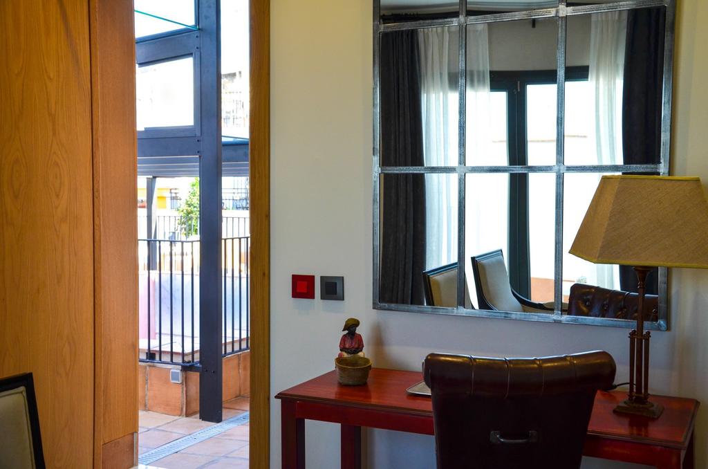 DELUXE one bedroom PENTHOUSE. Aguilas5 SevillaSuites