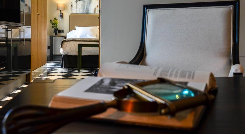 DELUXE one bedroom PENTHOUSE. Aguilas5 SevillaSuites