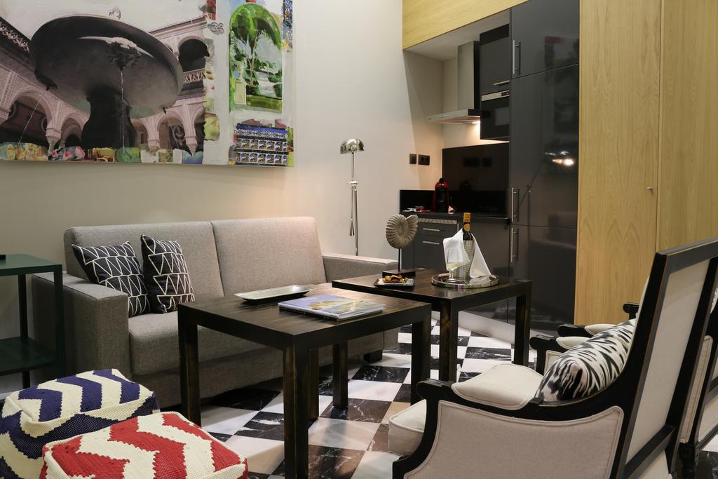 DELUXE one bedroom GROUND FLOOR Aguilas5 SevillaSuites