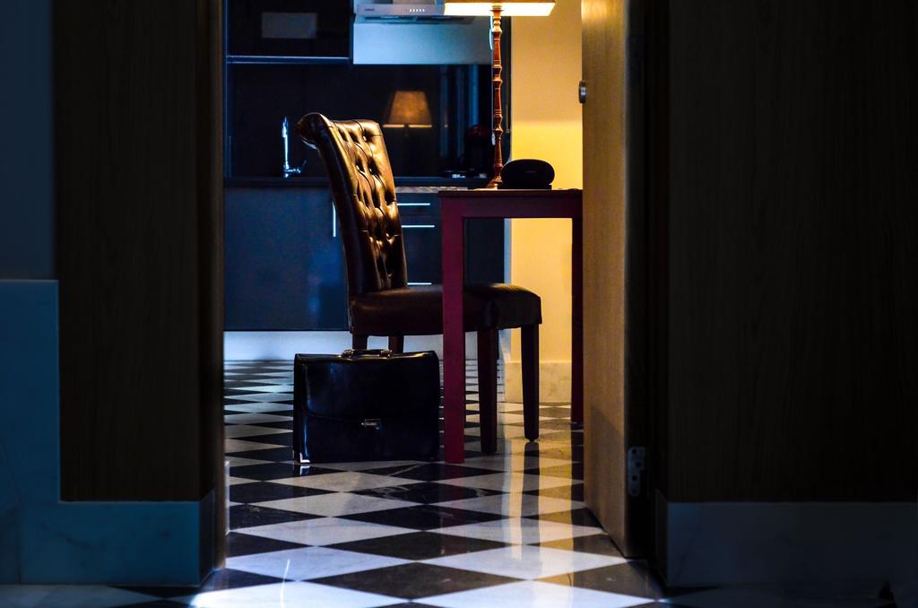 DELUXE one bedroom Apartment duplex. Aguilas5 SevillaSuites