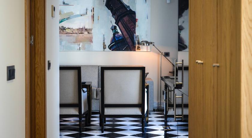 DELUXE one bedroom PENTHOUSE Aguilas5 SevillaSuites