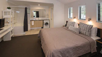 Studio Spa (Roadside)