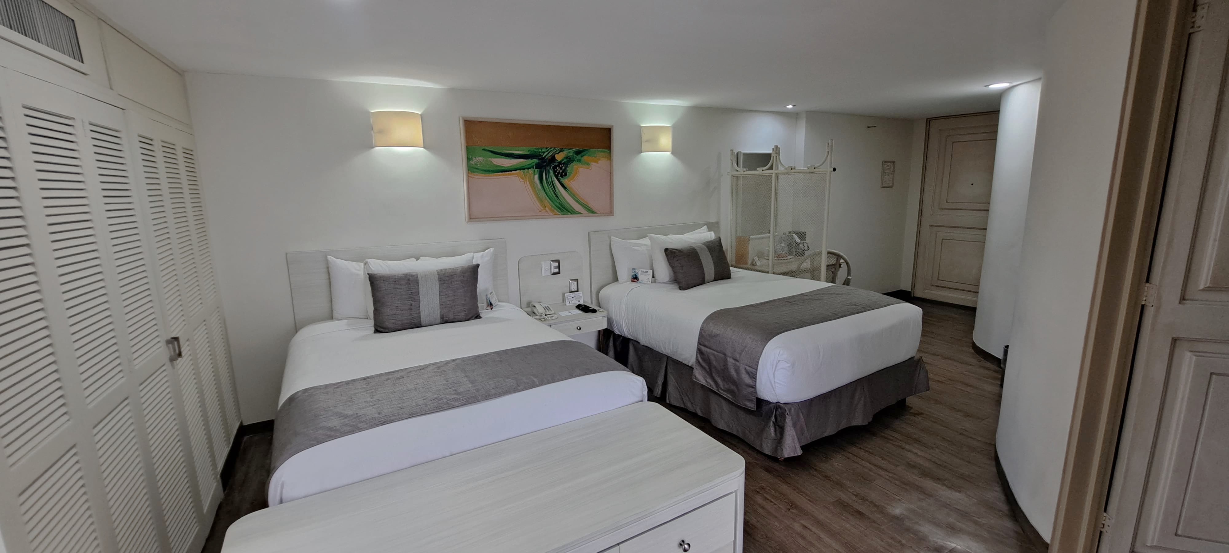 habitacion Master Suite 2 camas matrimoniales con 2 balcones