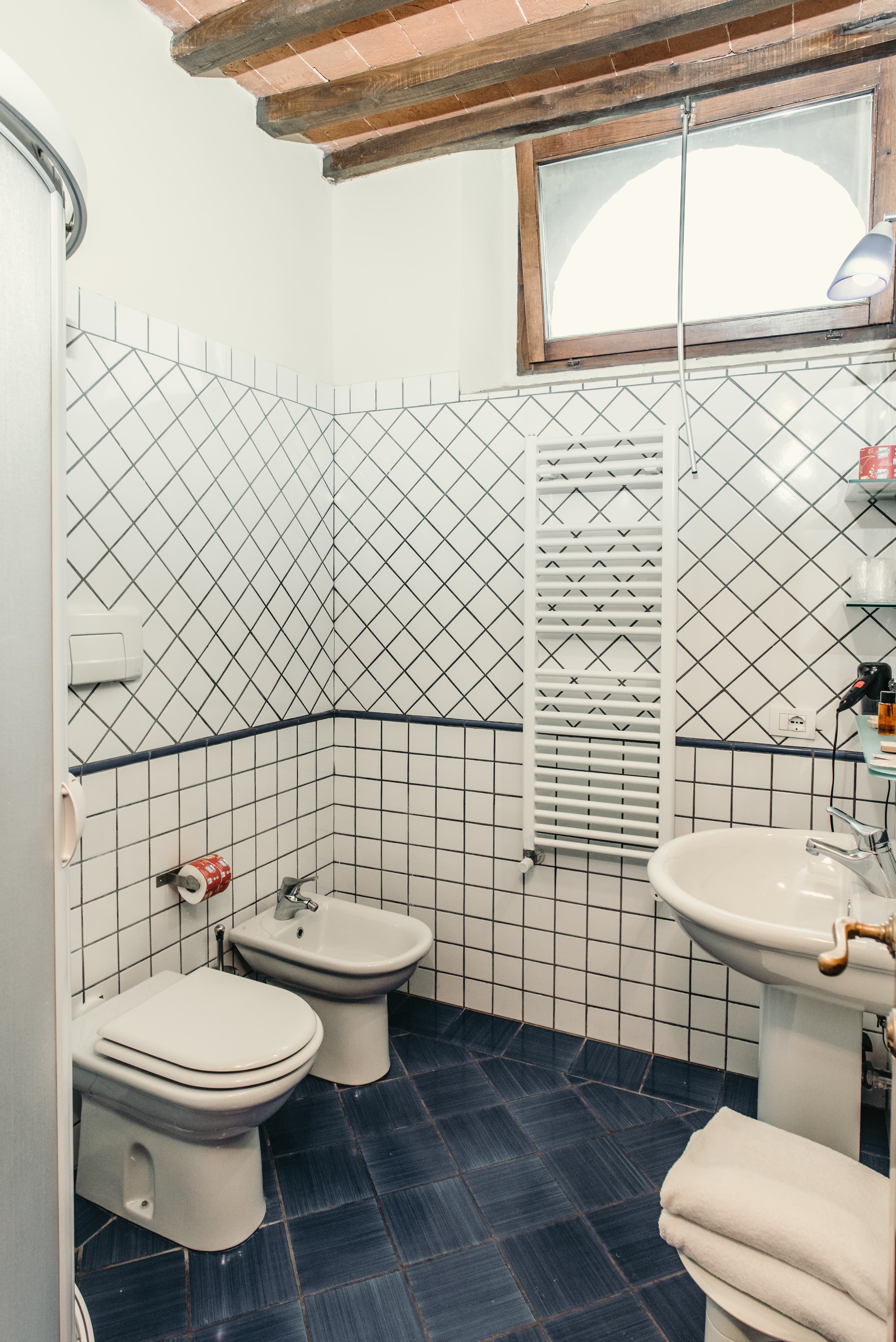 bathroom, double room, budget