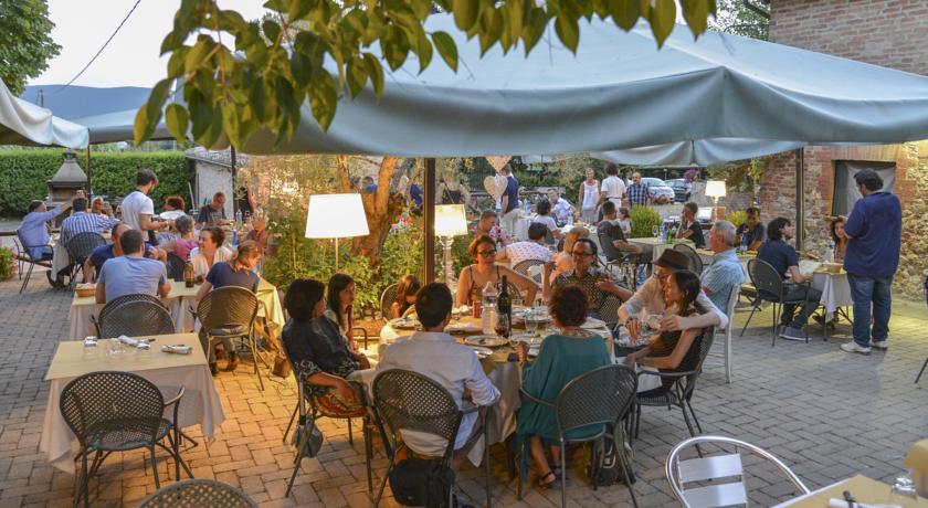 restaurantoutside,summer