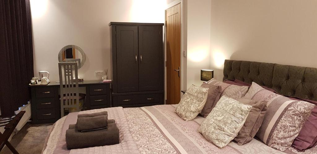 Room 2 with Super king bed