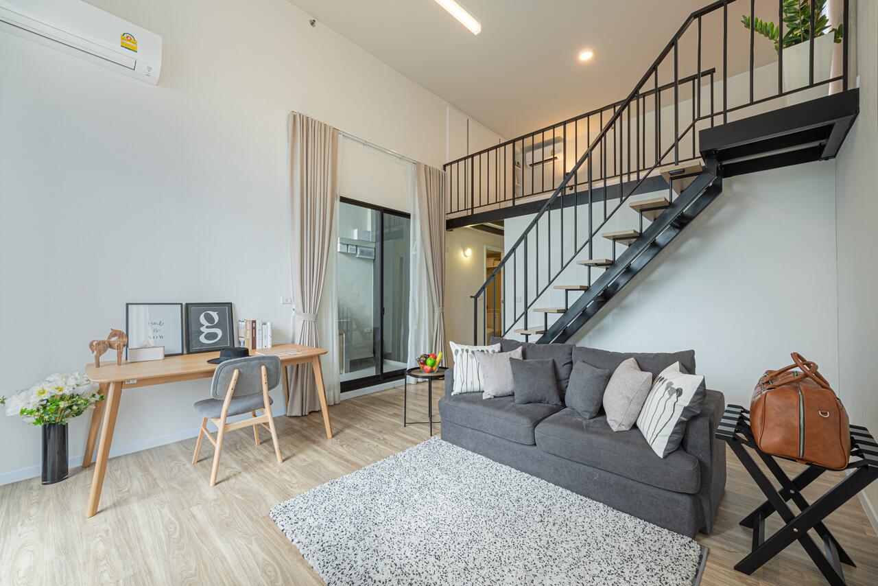 Q-Box Hotel Bangkok Blossom