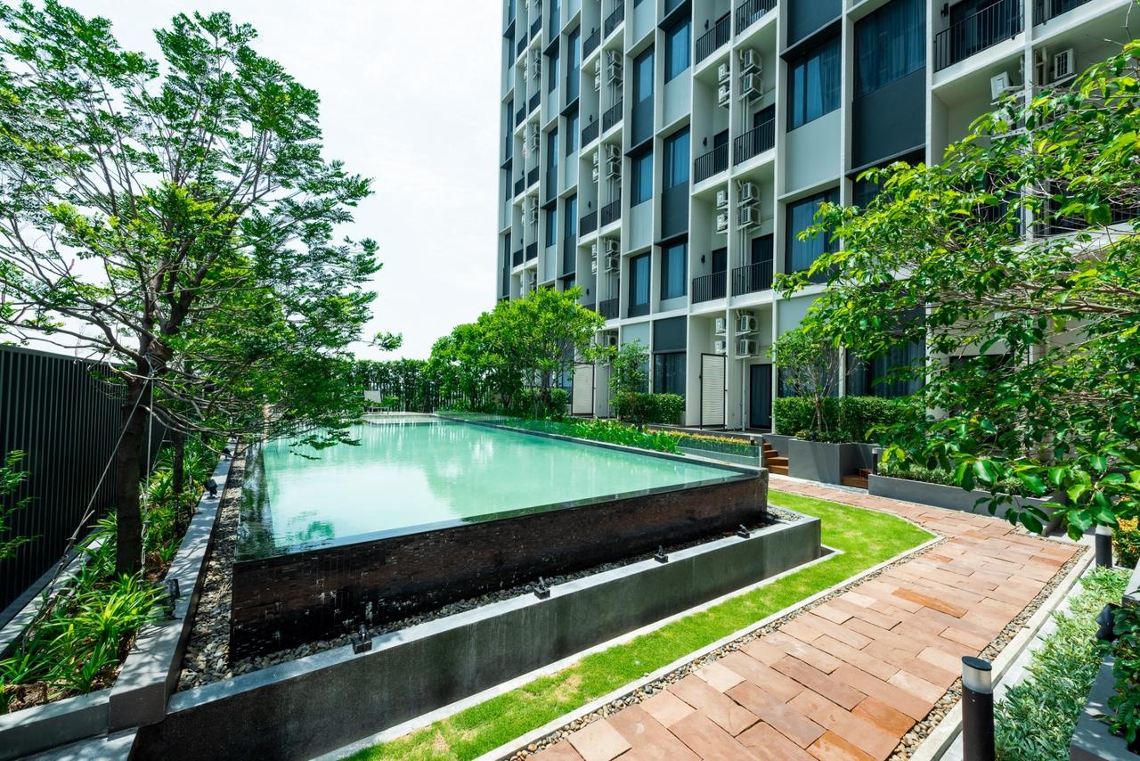 Q-Box Hotel Bangkok Blossom