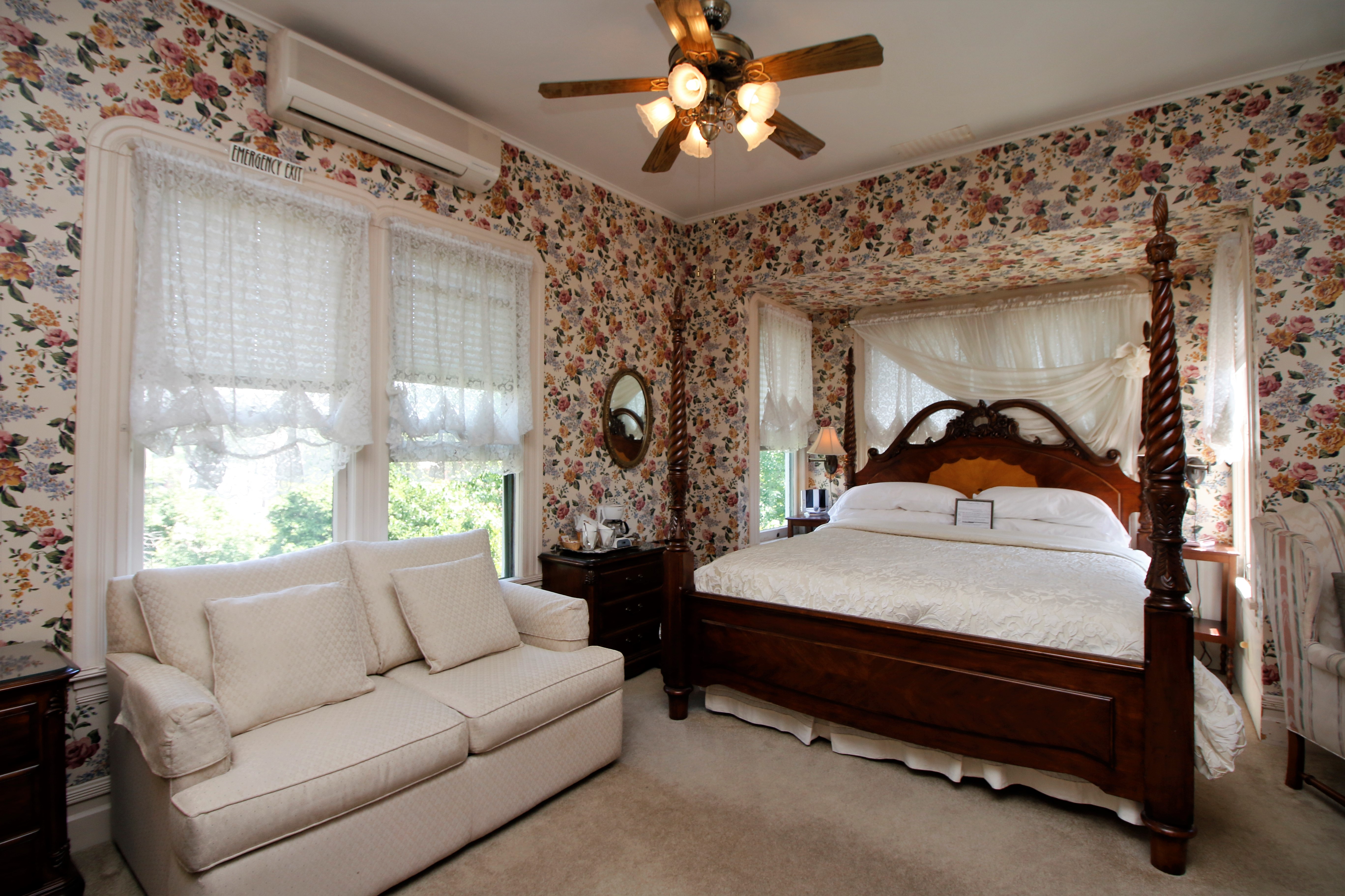 Bradford Suite king bed and sofa sleeper