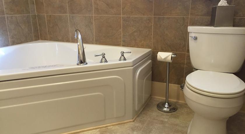 Two person jacuzzi bathtub in Yosemite Suite