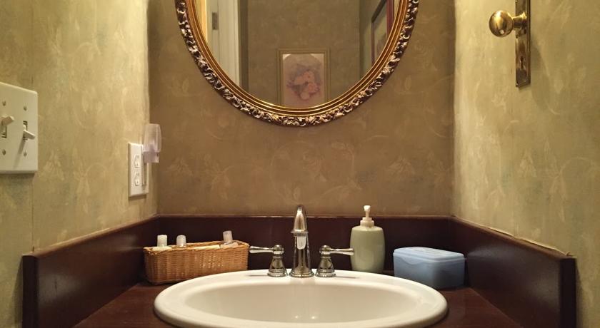 Sink area in Tuolumne Room