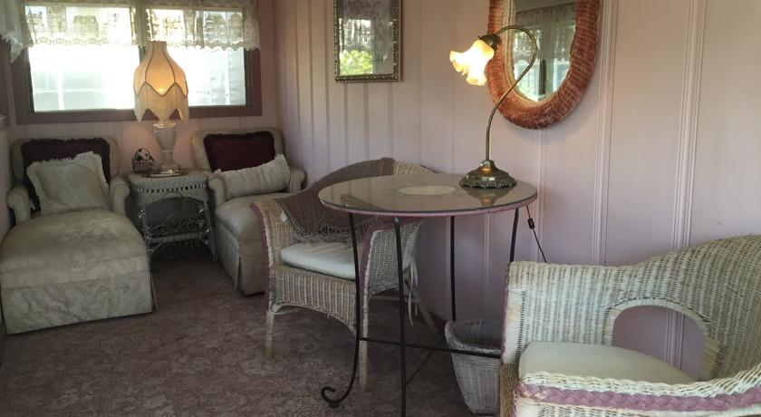 Private sun room / porch connected to the Bradford Suite