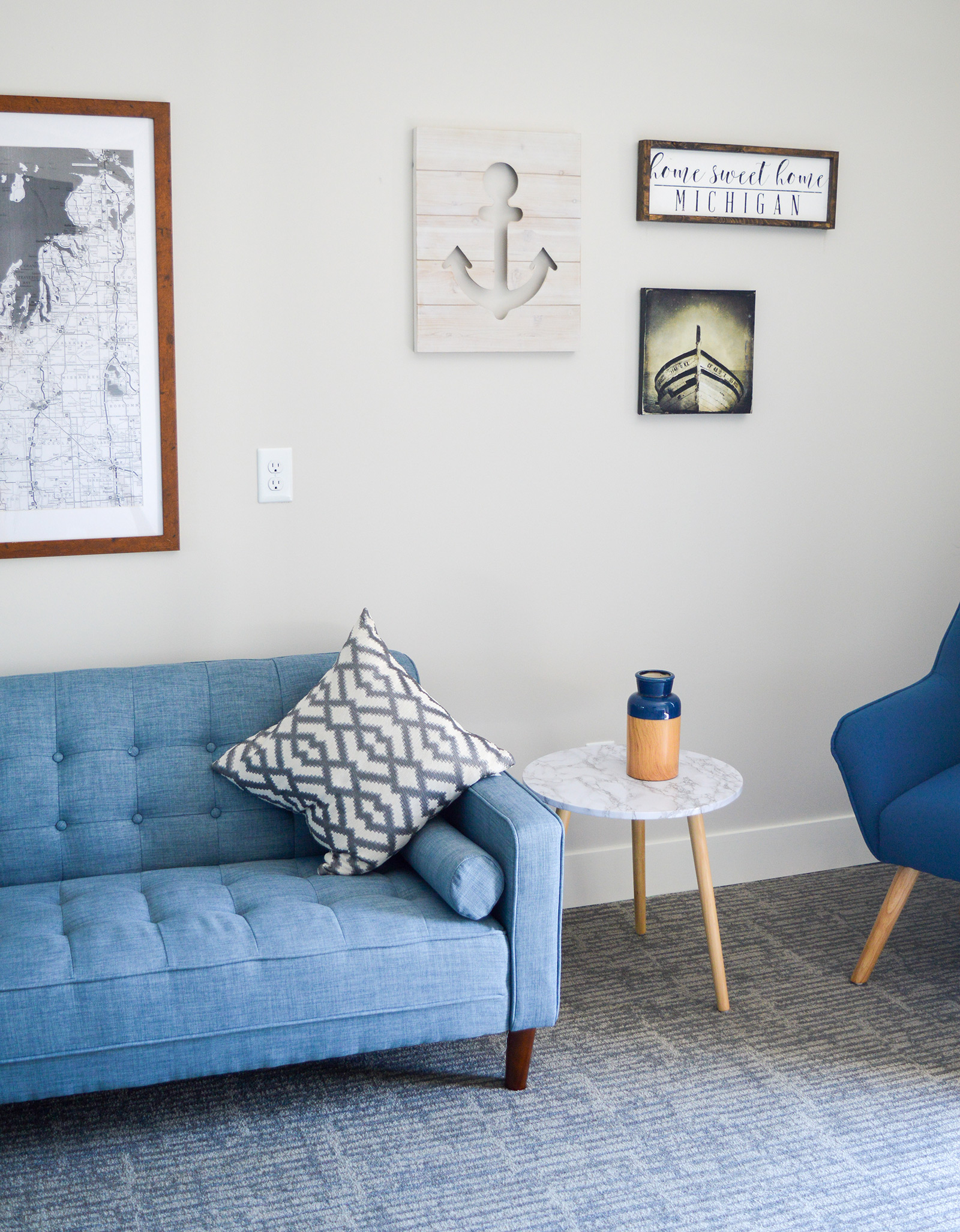 Common room lounge Coastal Suites Resort