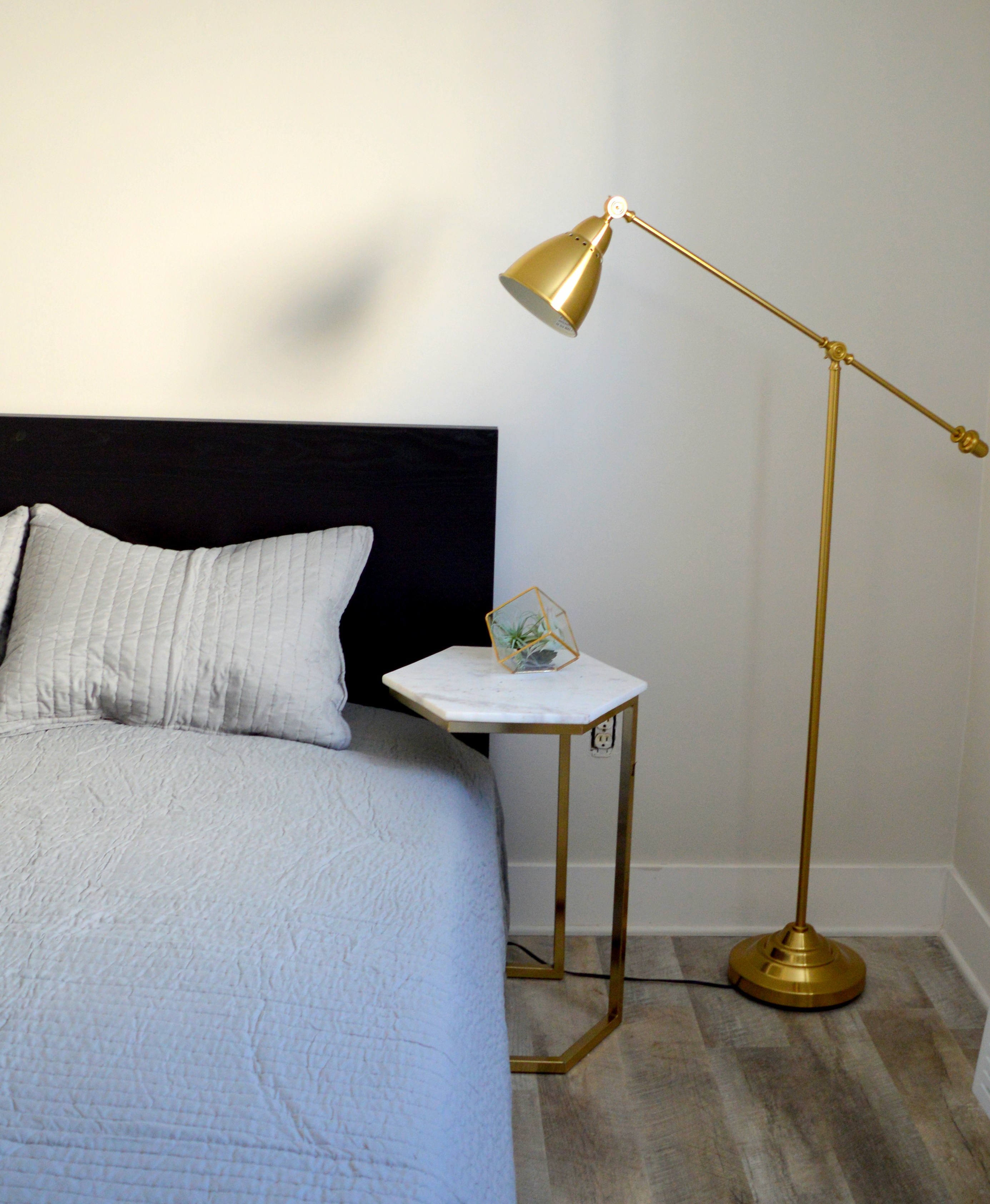 Luxurious queen bed in 1 bedroom northern Michigan suite