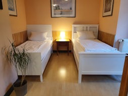 DZ Twin-Bed Room