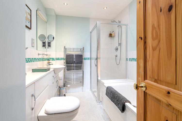 The Stables, bathroom, ensuite