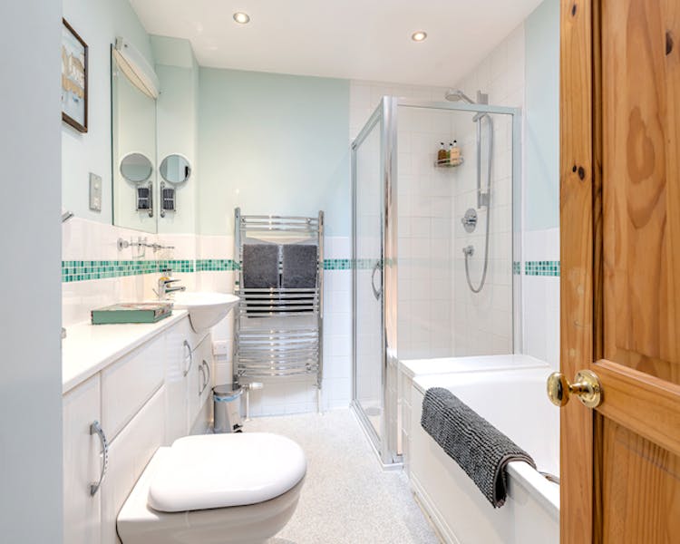 The Stables, bathroom, ensuite