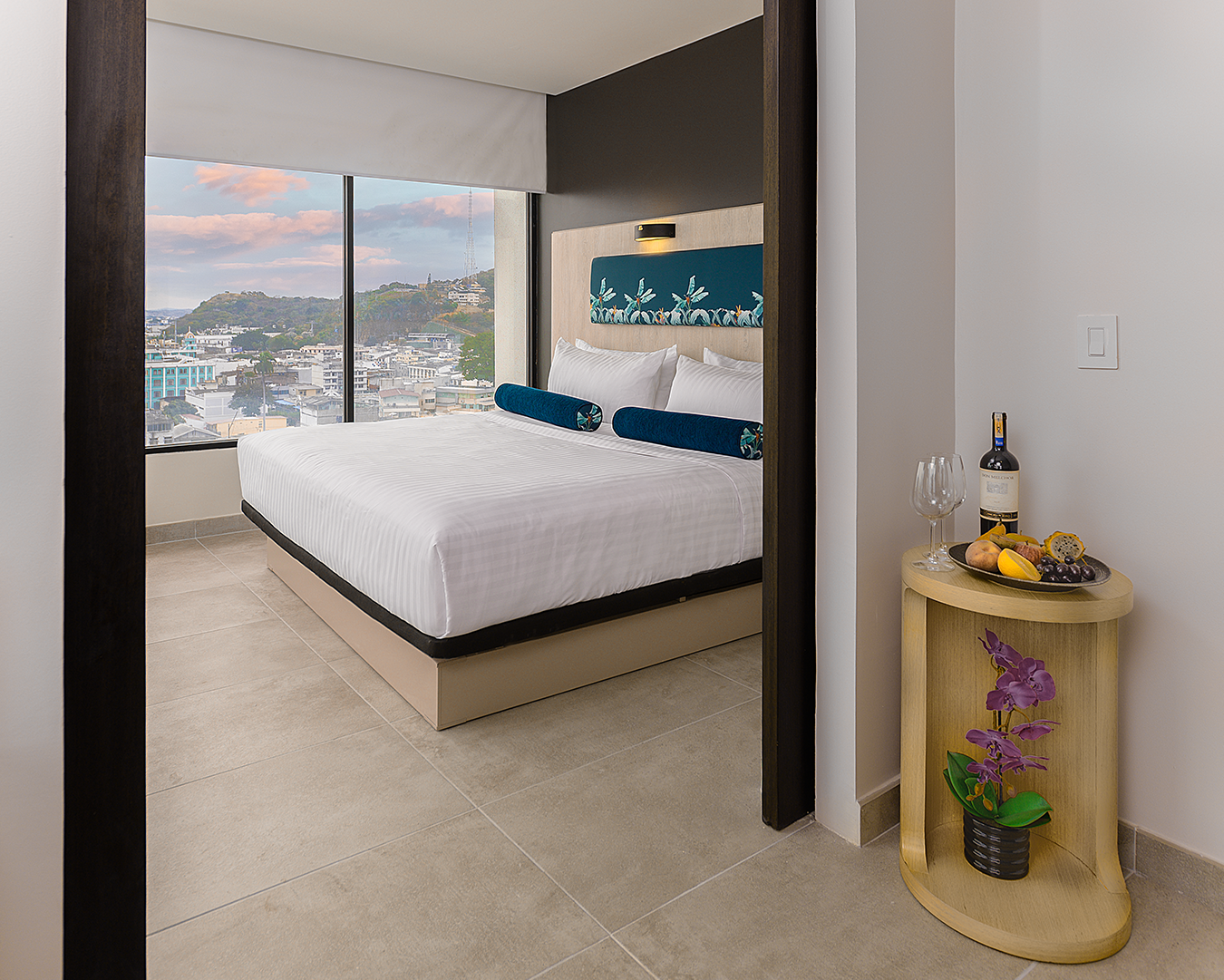 Home River Garden Hotel & Suites