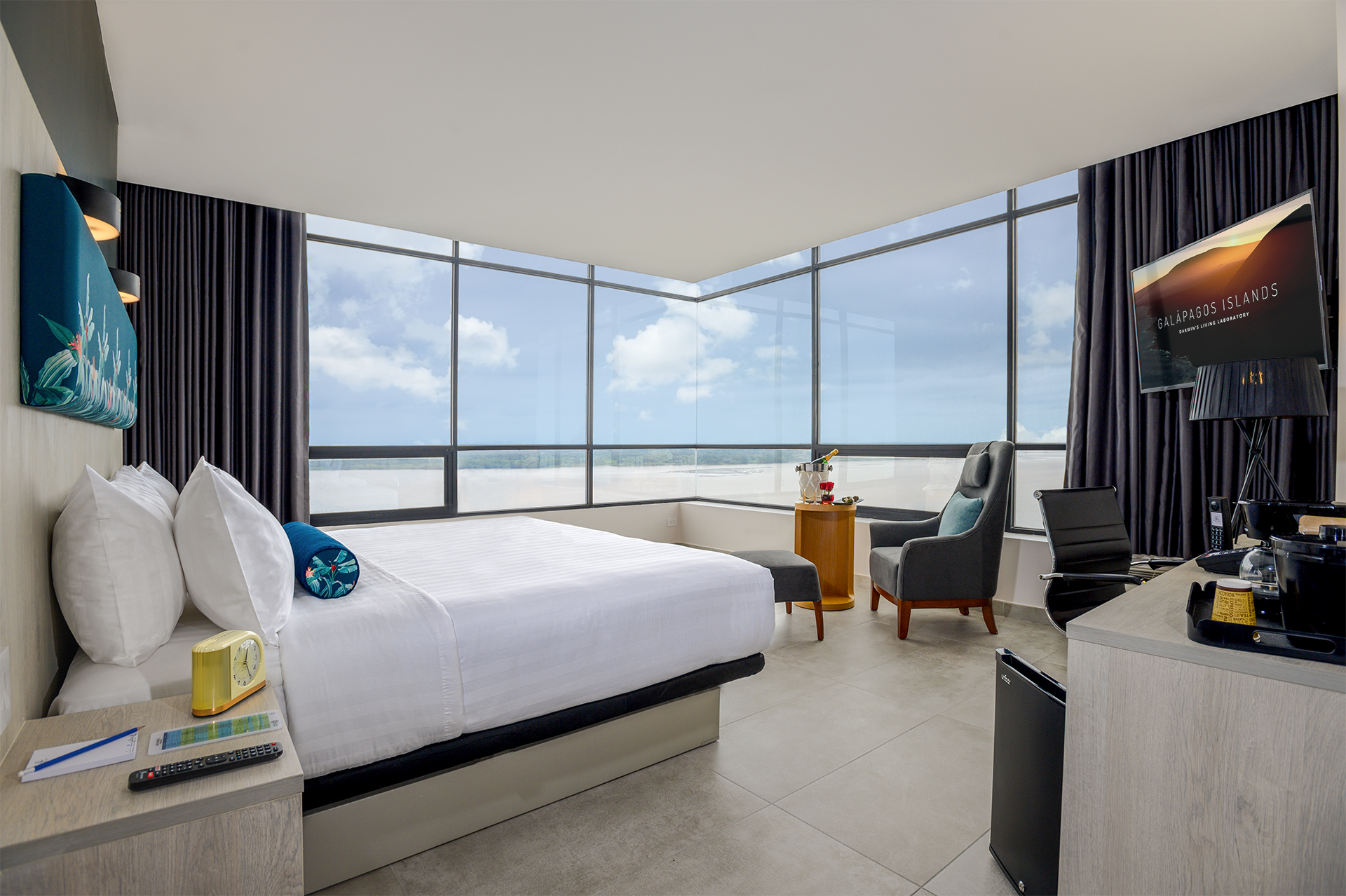 Oceania Vista cabins and suites | CruiseMapper