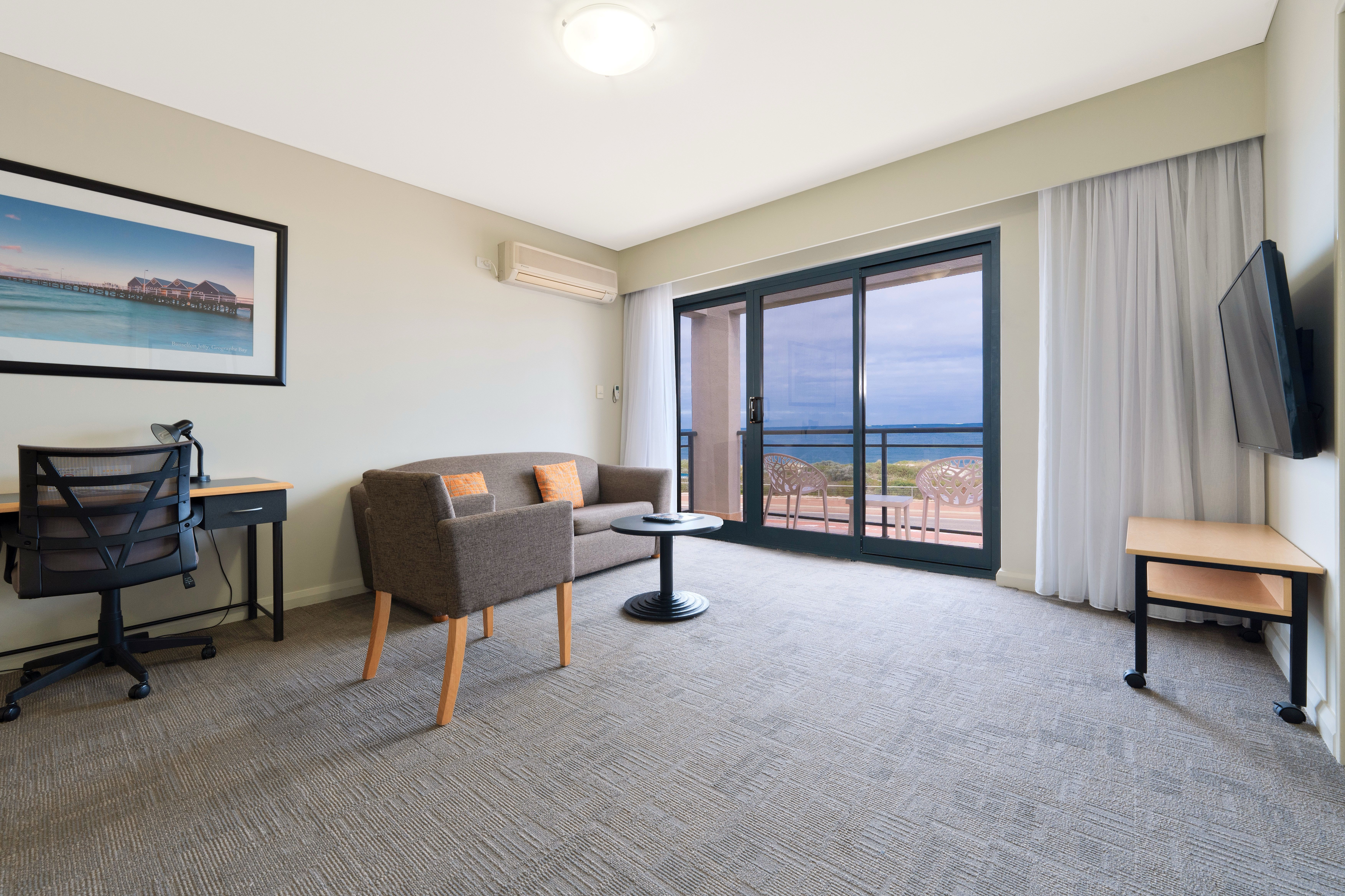 1 bedroom ocean view spa apartment living area