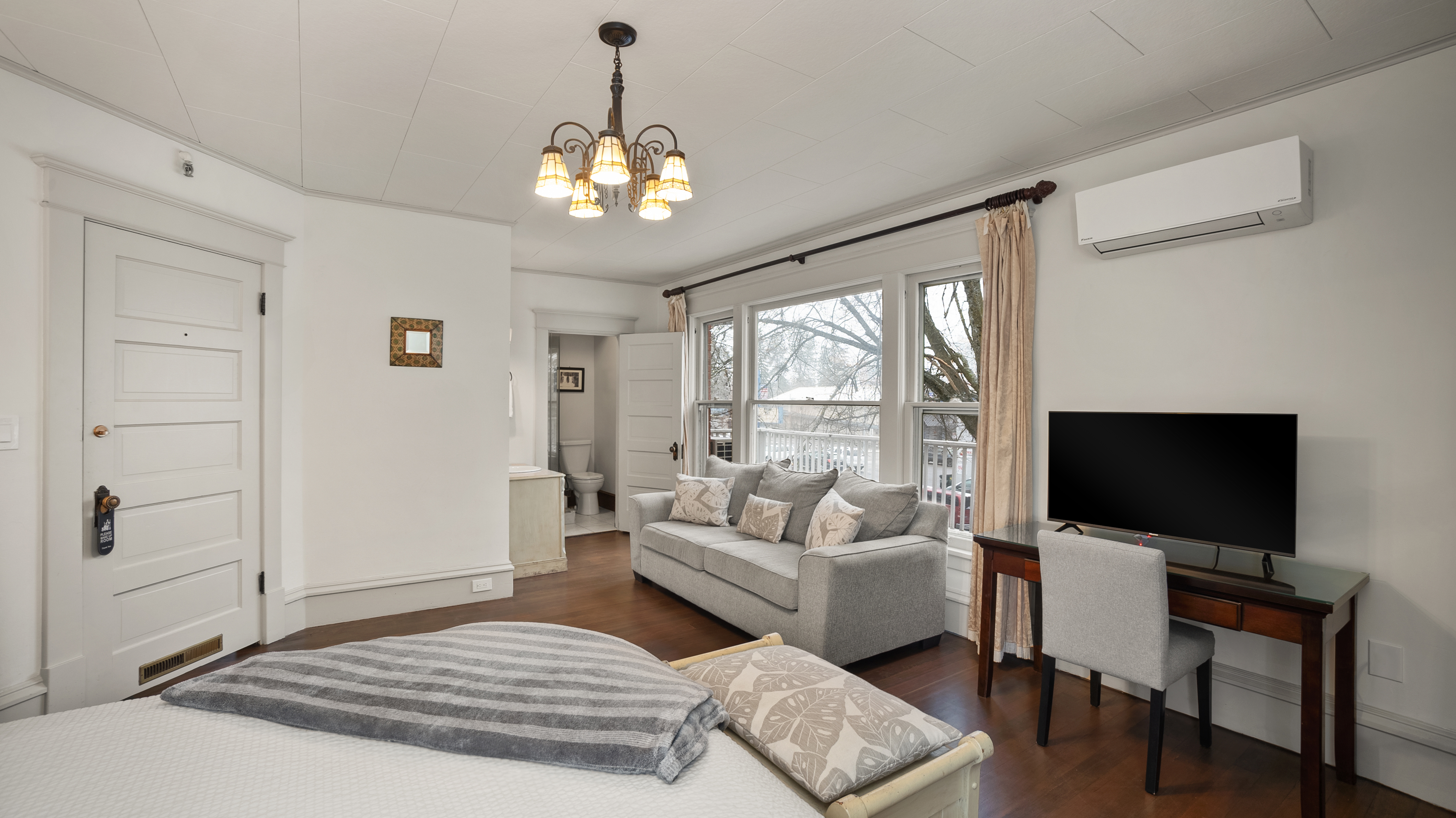 Rm 1 - The Gwendolen Suite