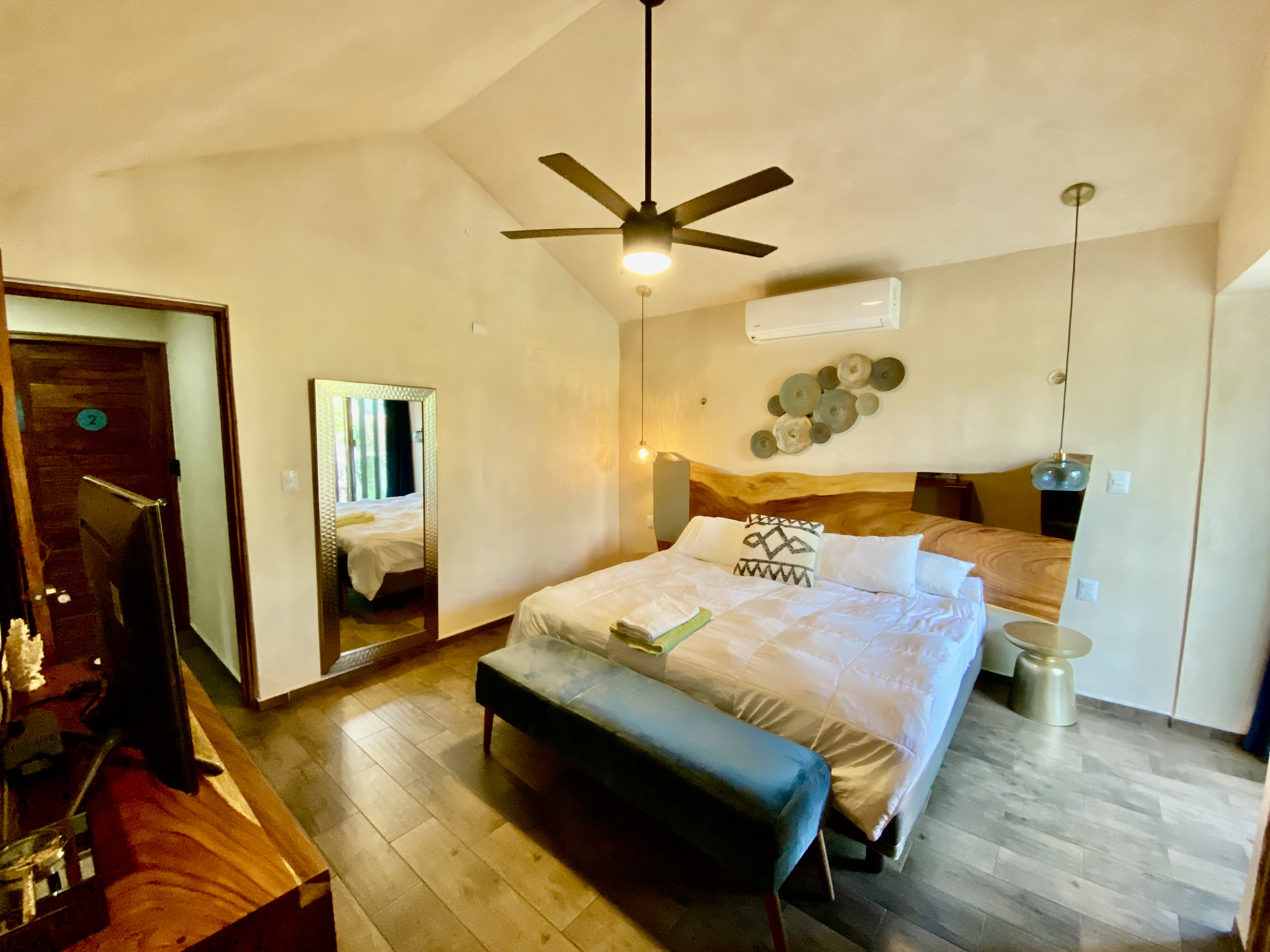 Double bedroom with king size bed.