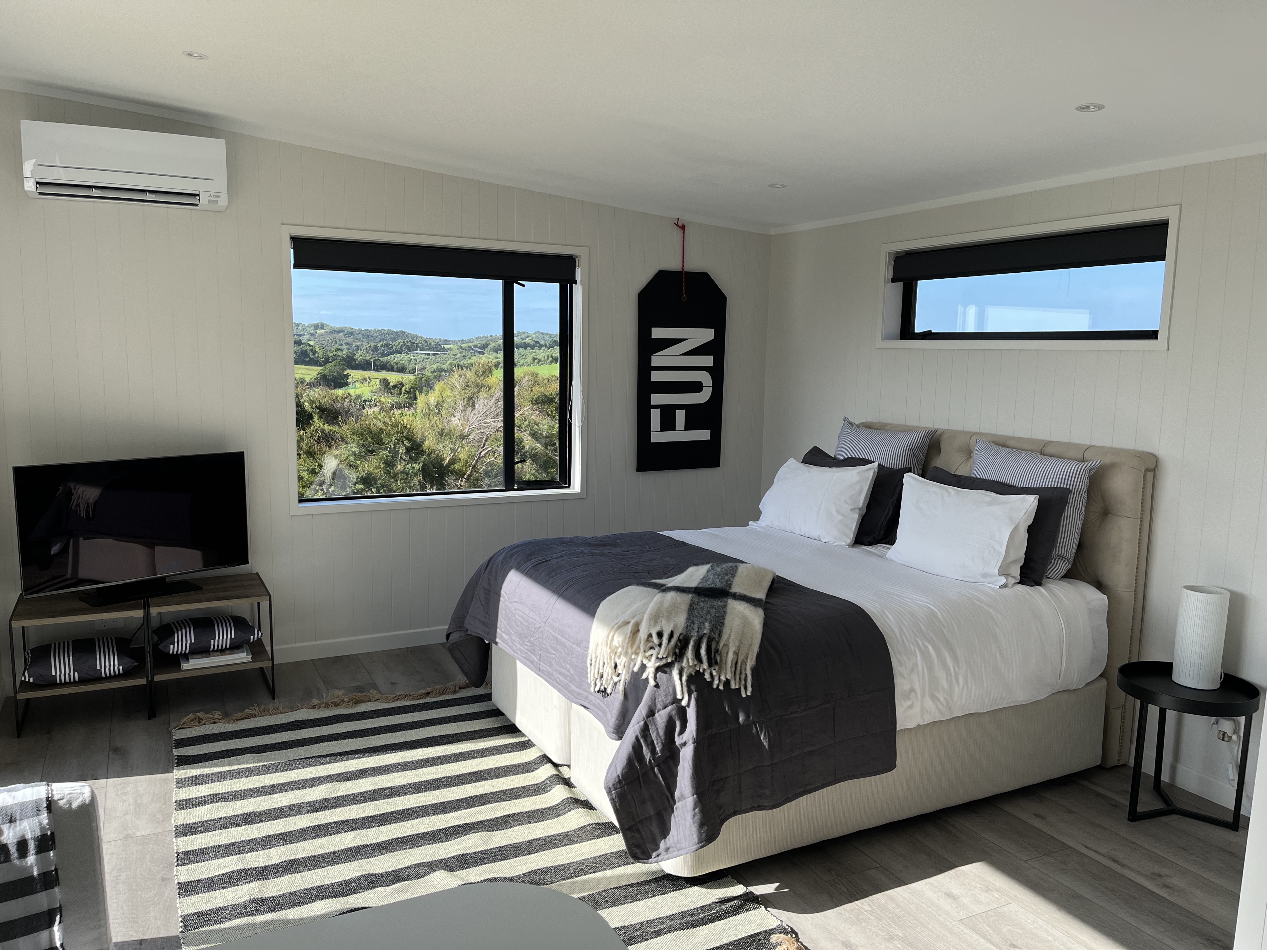 Syrah Cabin king bed