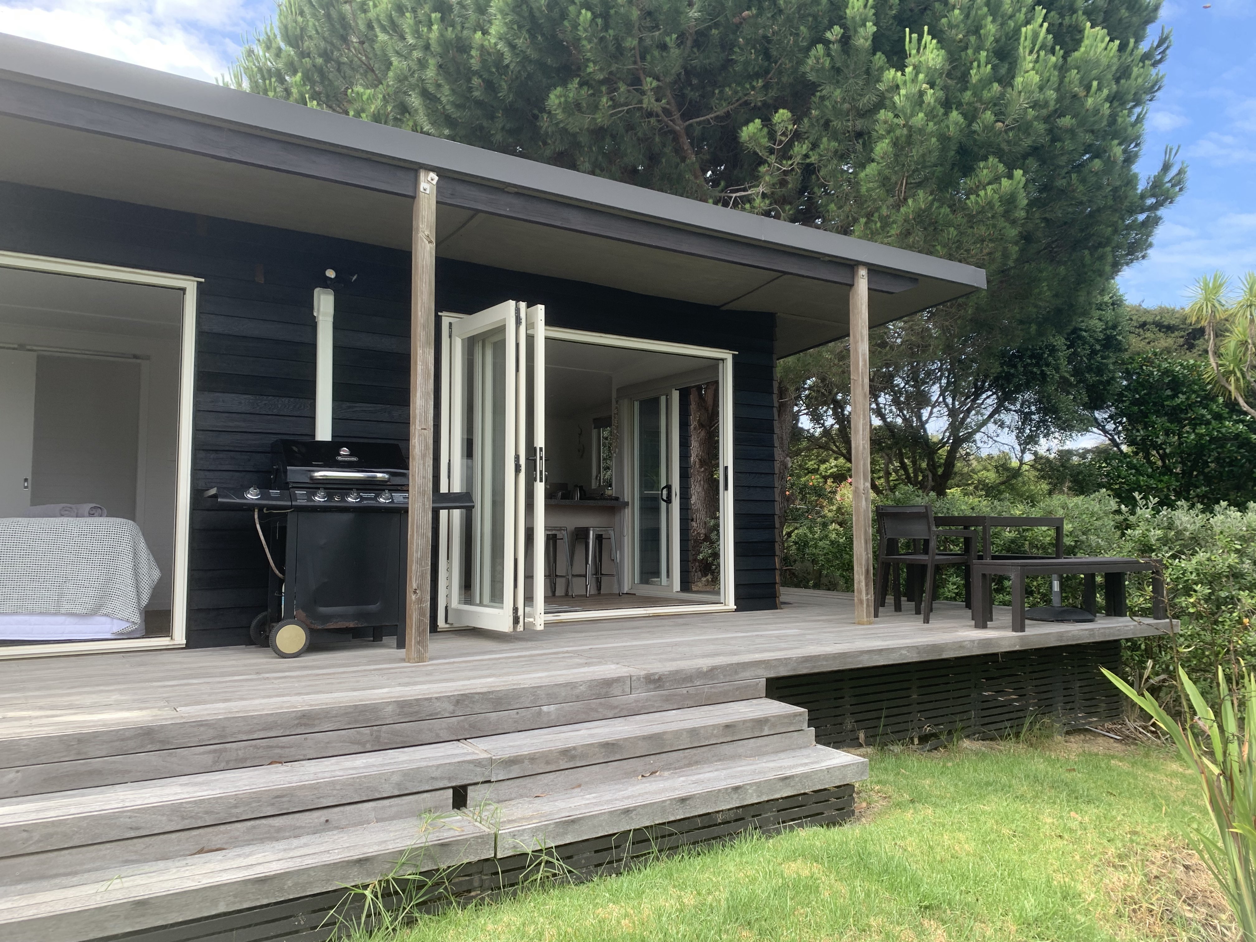 The Cabin 2 bedroom from lawn area