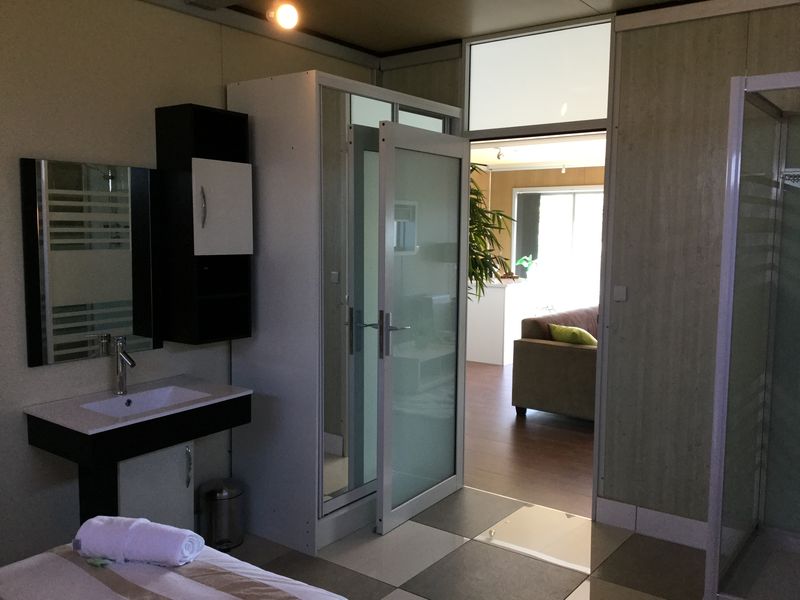 Ensuite to the bedroom.