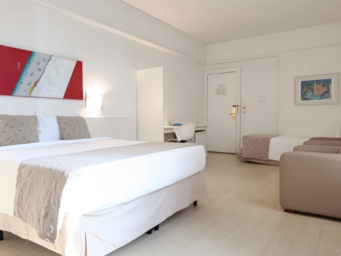 Quarto Triplo Casal