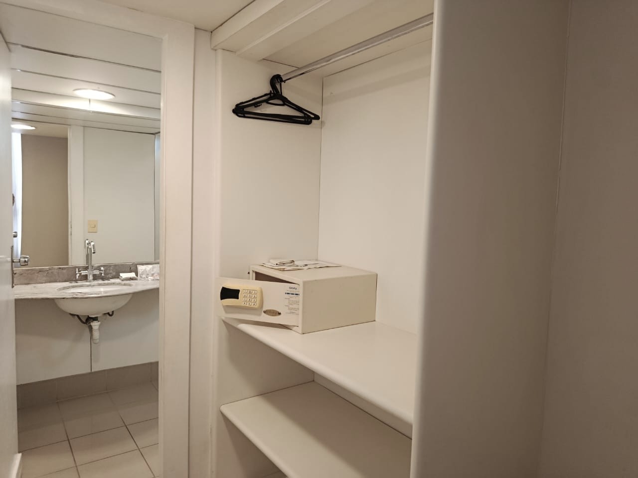 Armário - Quarto Quadruplo