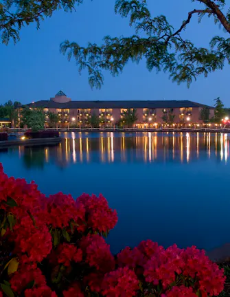 Century Hotel, Tualatin, Oregon, Lakeside, Lakeview