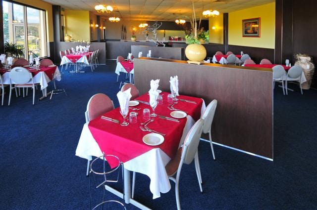 Branches Restaurant dining room tables italian seafood mediterranean