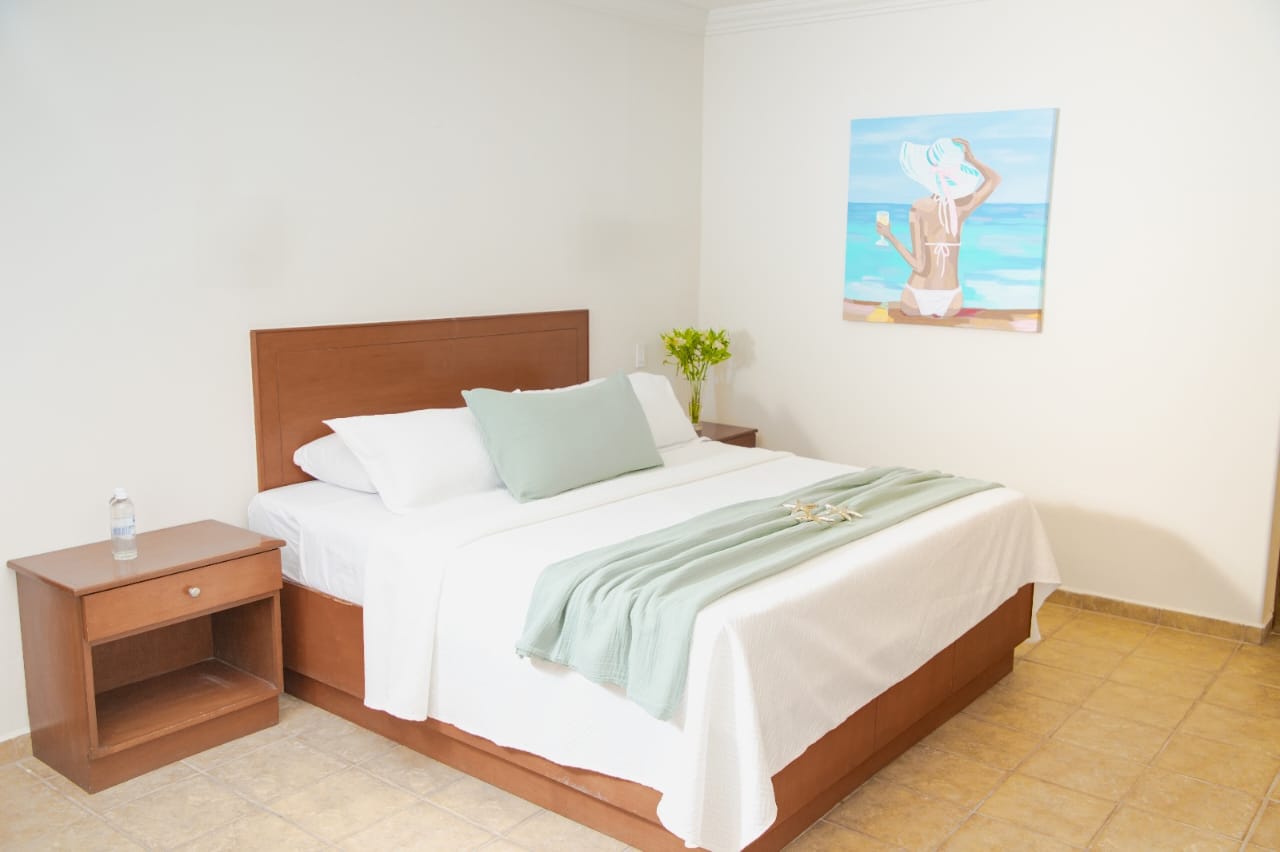 Standard Single King - Balcony with Pool View