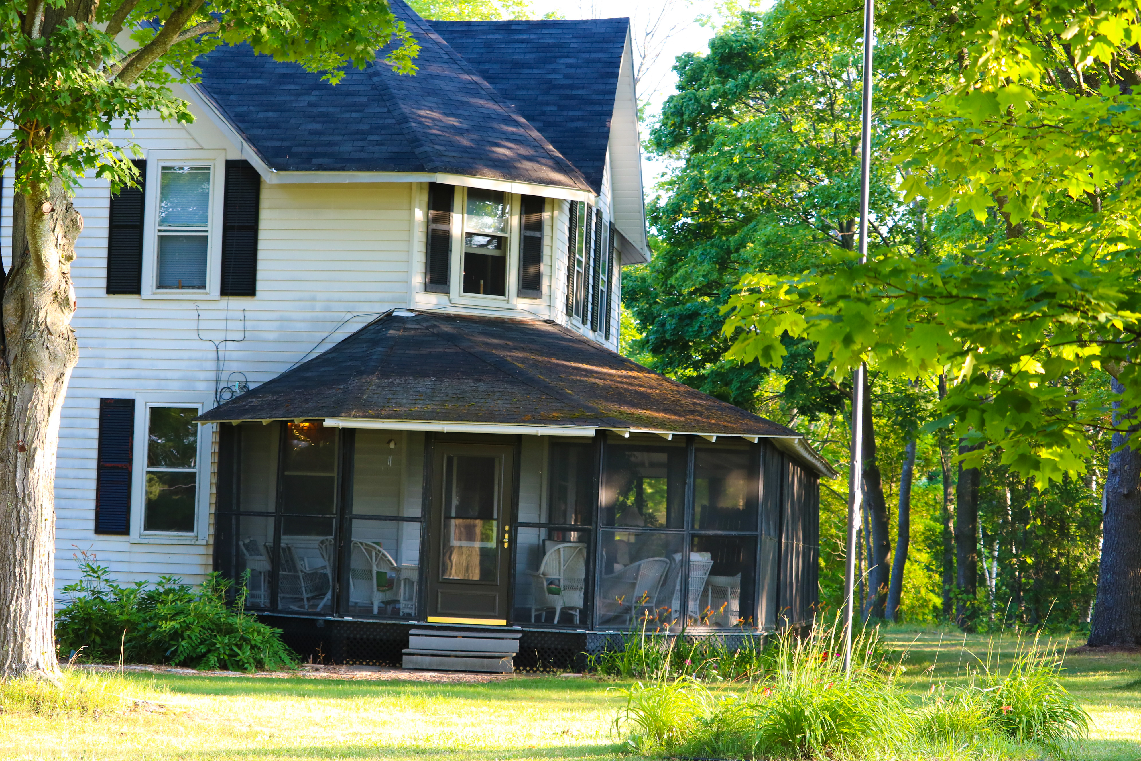 Wedding Venue & Duck Pond Bed and Breakfast Cottage in Northport MI