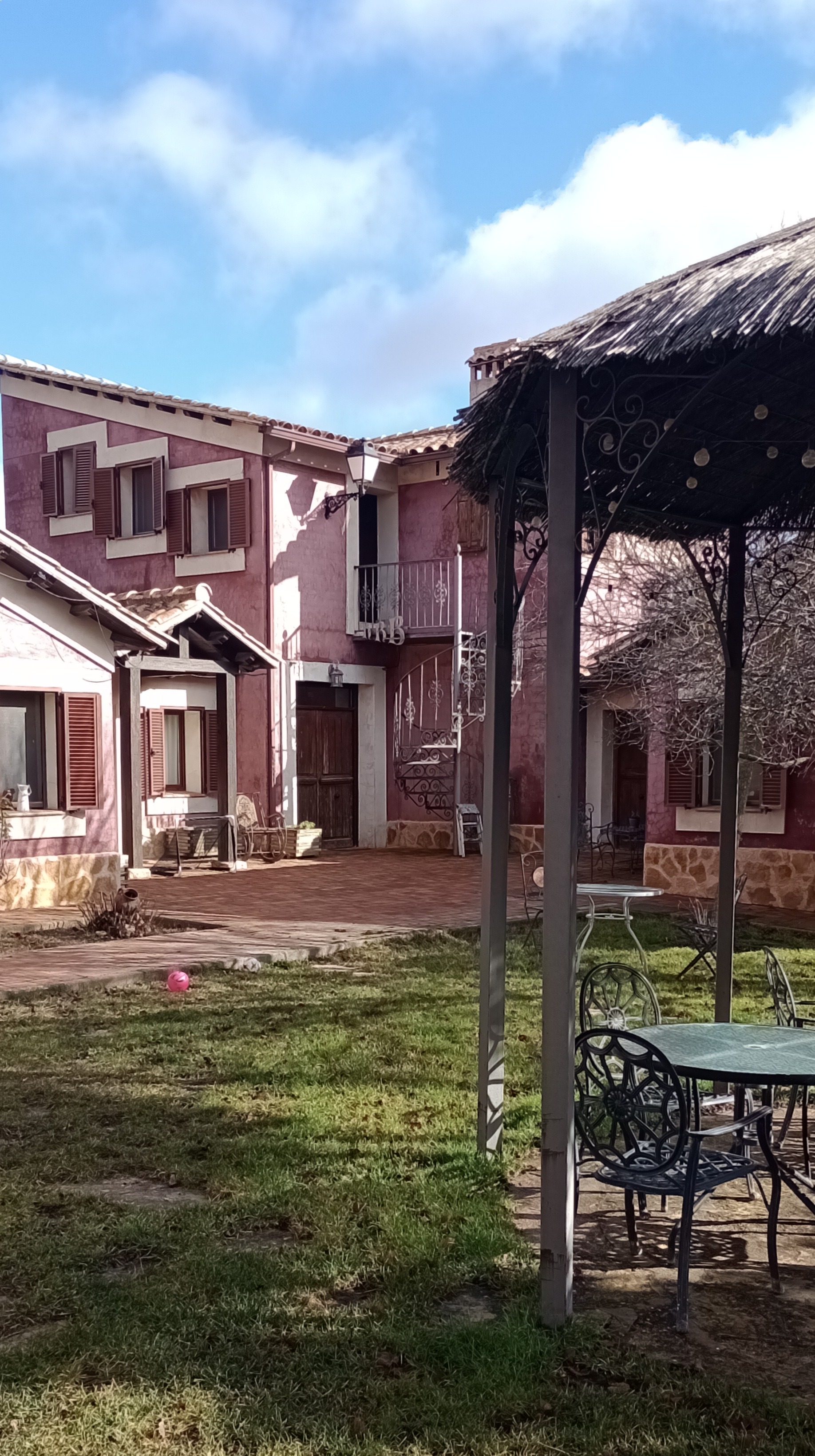 Casa 2 vista desde el jardín