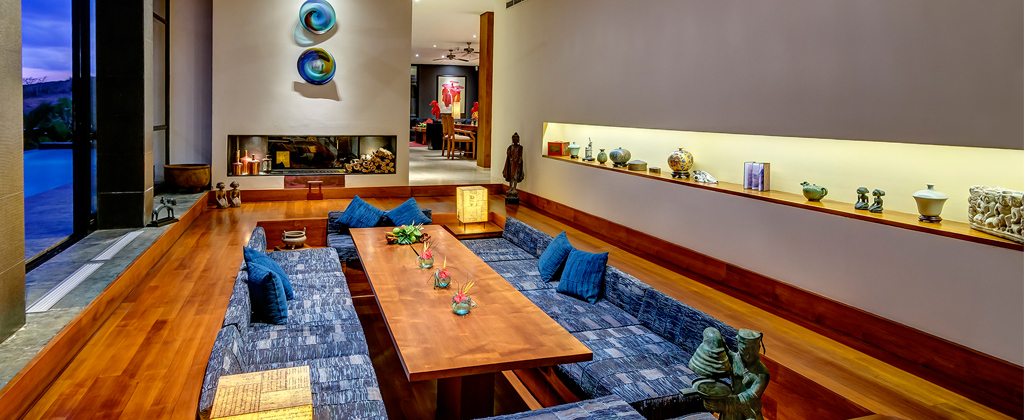 PRIVATE VILLAS OF BALI - Villa Tirta Kencana - Japanese Dining and entertainment room