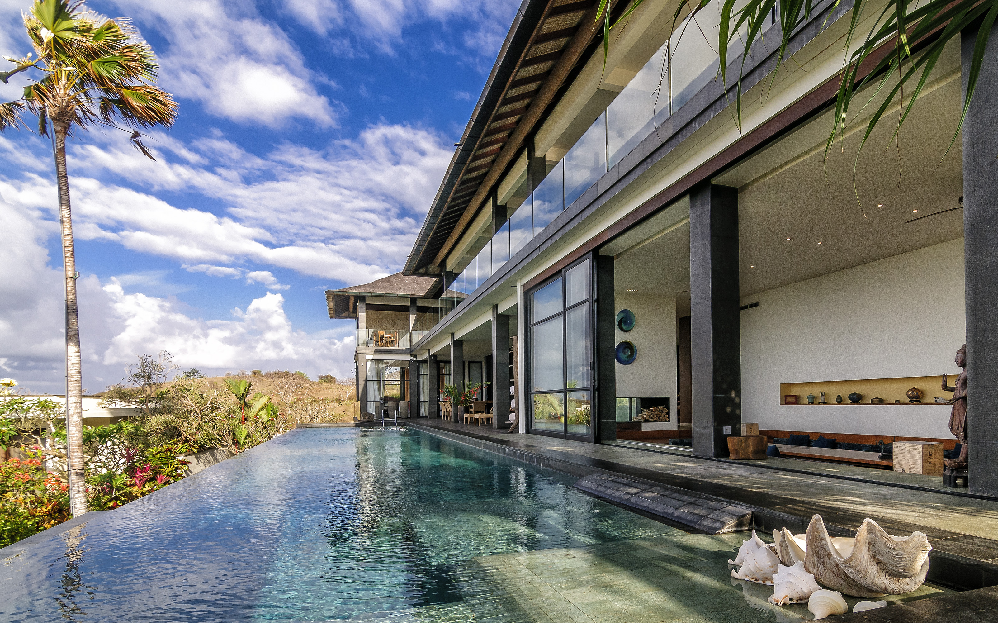 PRIVATE VILLAS OF BALI - Villa Tirta Kencana - in pool sunken seating with ocean views