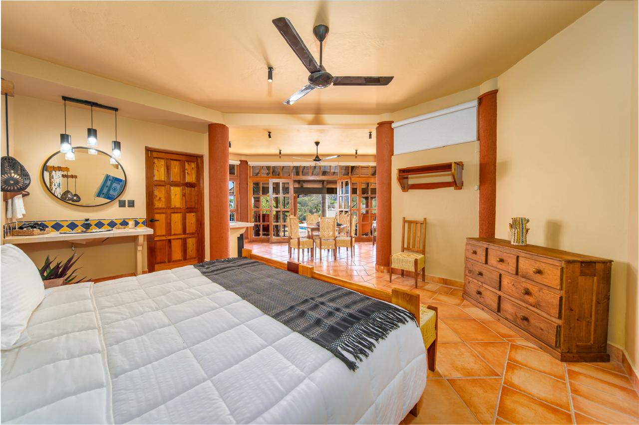 KING ROOM WITH SEA VIEW