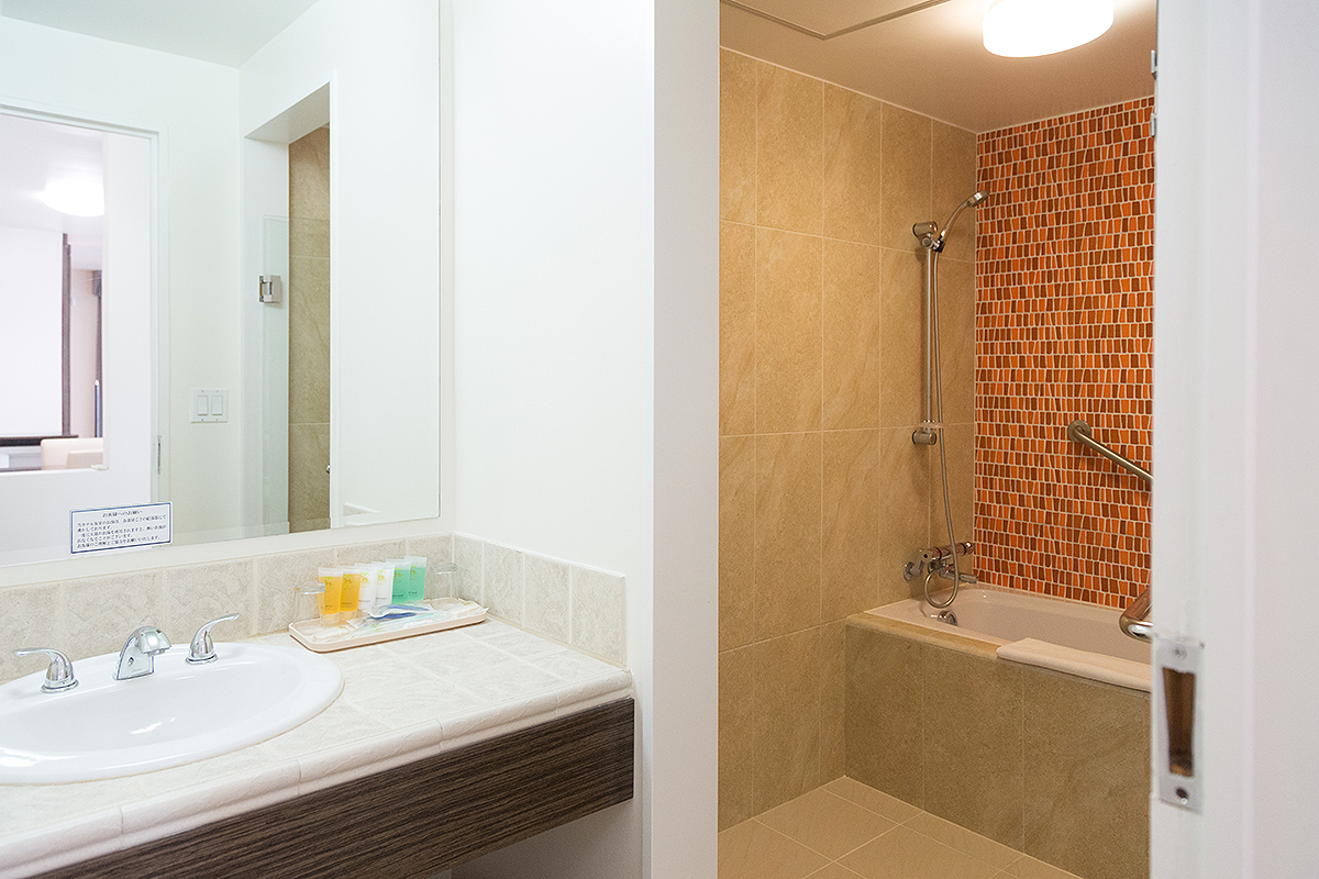 fourpeaks condominium room of leopalace resort guam