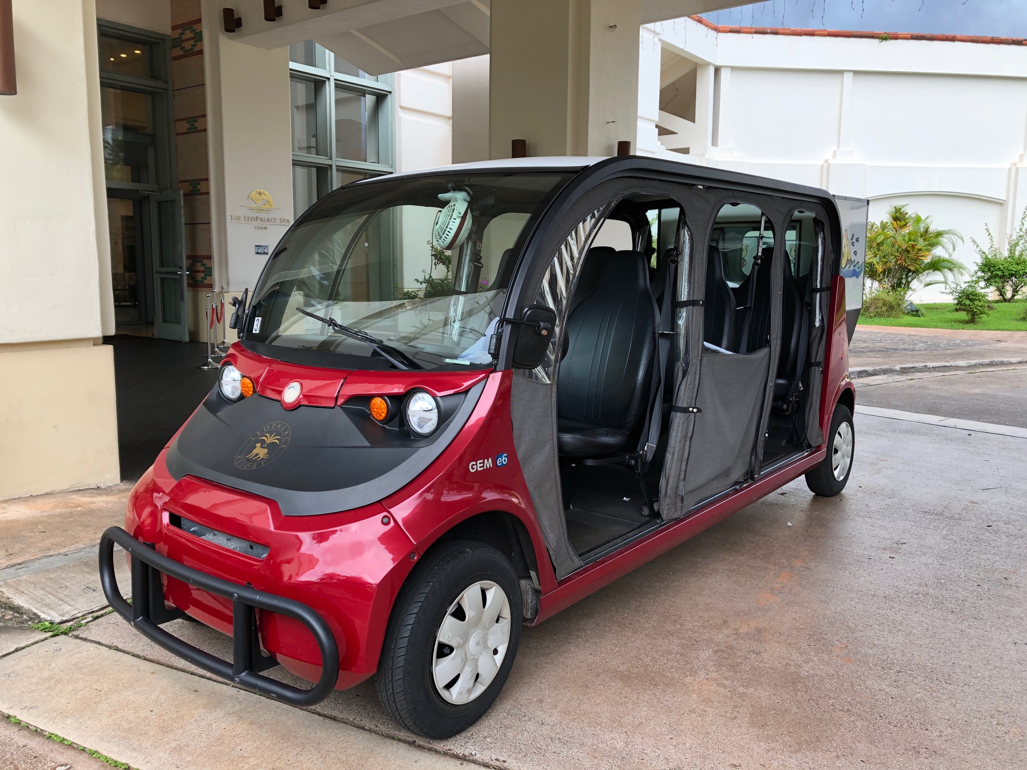 resort shuttle service of leopalace resort guam