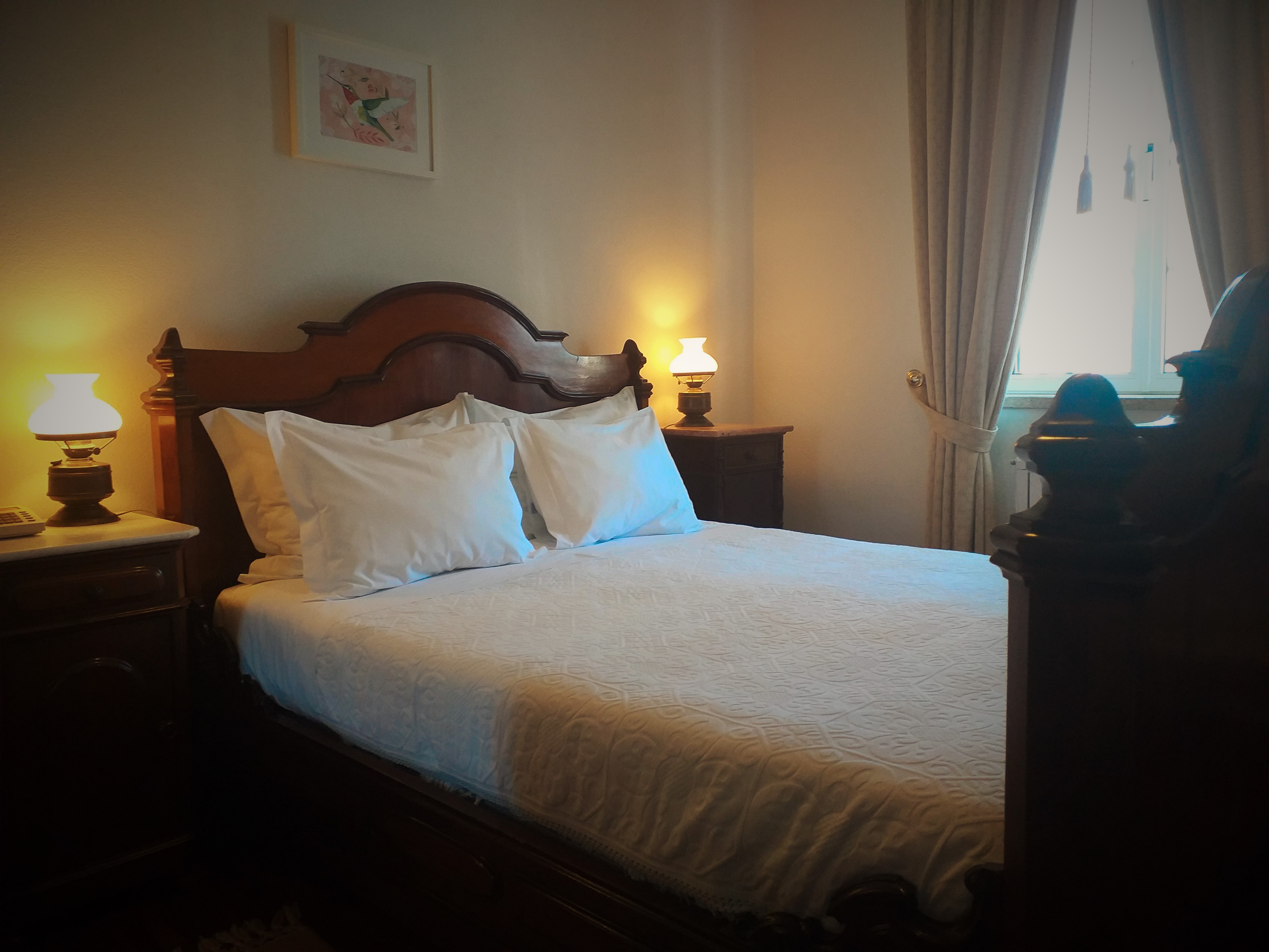 Family room with Mountain view