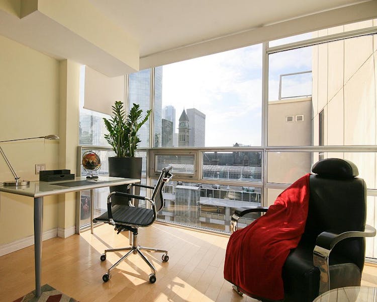 Yonge Suites One Bedroom Deluxe Penthouse G The Elgin Suite Work Space