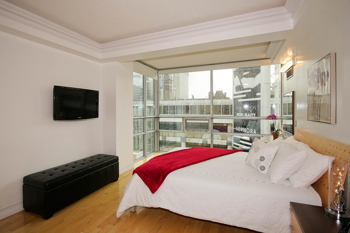 Yonge Suites Split Level 2 Bedroom Suite Penthouse E Master Bedroom